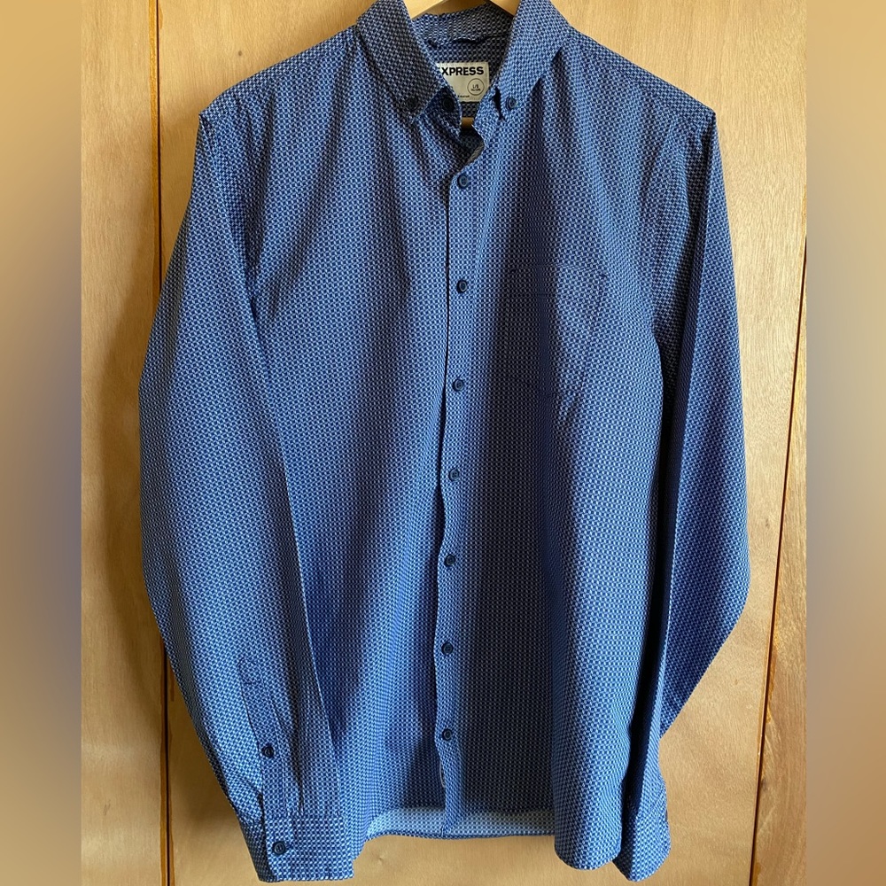 EXPRESS SHIRT, Men’s Large TALL SLIM, long sleeve blue pattern.